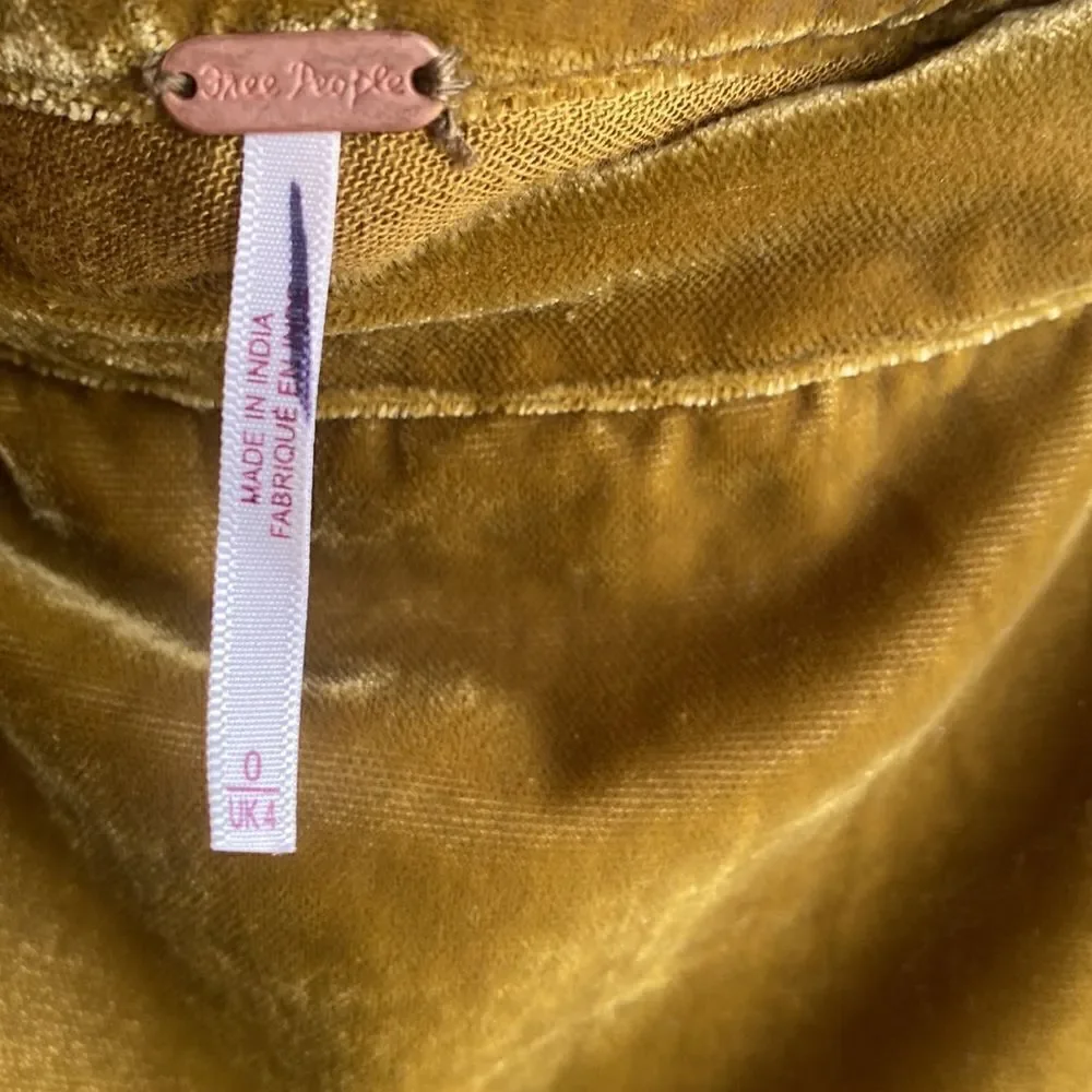 NWT - FREE PEOPLE VIVIENNE VELVET MINI SKIRT IN OLIVE GREEN SIZE: 0 - Picture 4 of 10